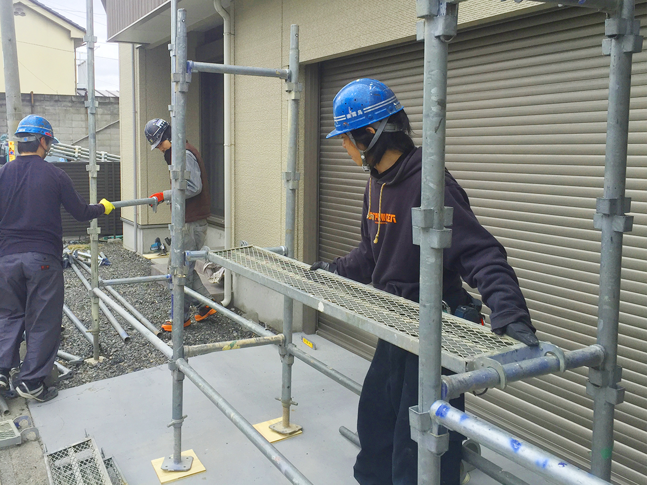 松本市雨漏り調査前足場設置工事