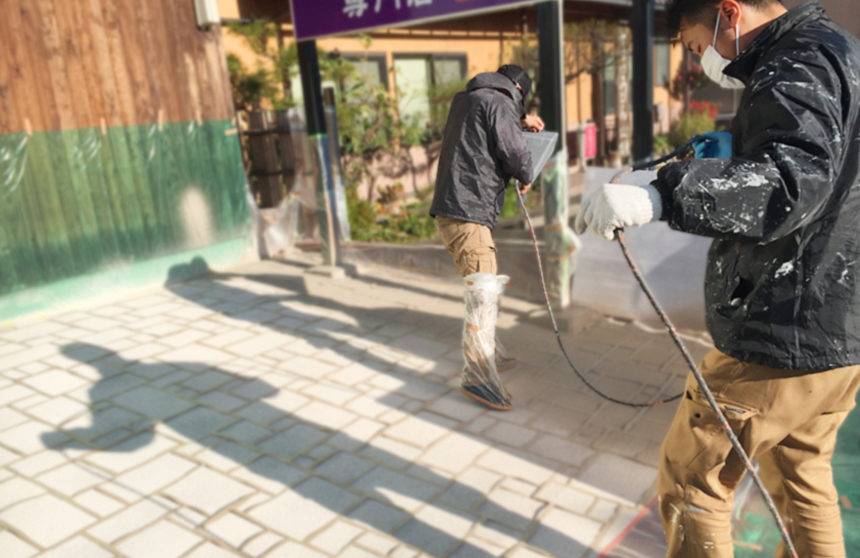 費用を抑え敷石を再現する】スプレーコンクリート | 須坂市外壁・屋根