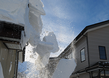 須坂市屋根の雪が落下した時の対処法・雪止めの設置について